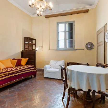 Villa Charming In With Garden And Fireplace *
