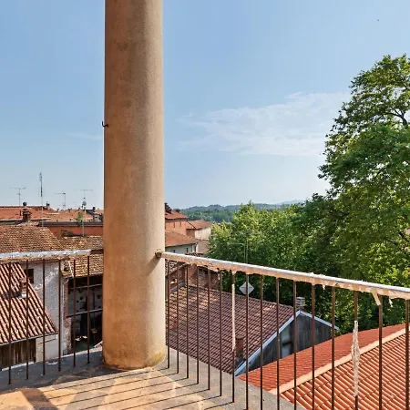 Villa Charming In With Garden And Fireplace