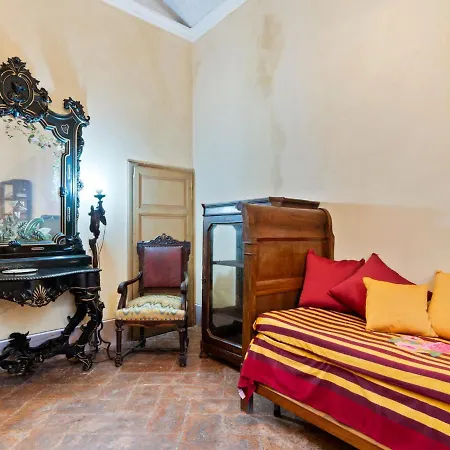 Villa Charming In With Garden And Fireplace *